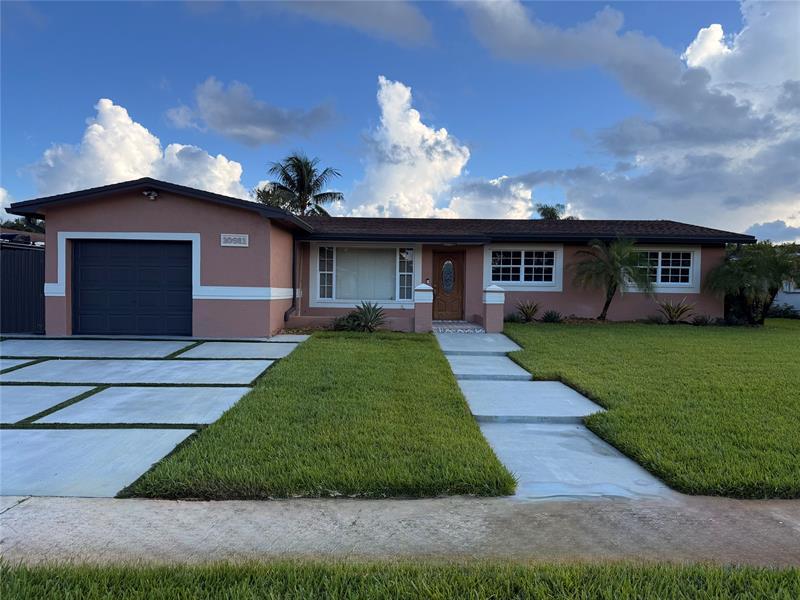 Foto principal - 10911 NW 18th Pl