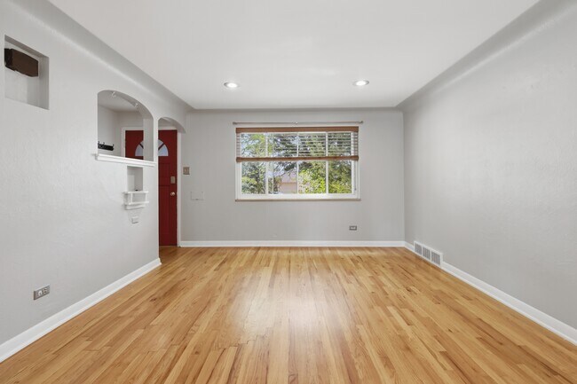 Foto del edificio - 1316 Ivanhoe St