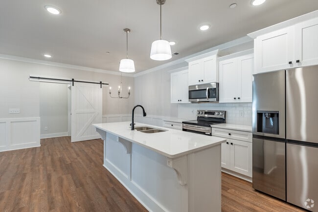2HAB, 2BA - The Roderick - 1,265 pies cuadrados - Cocina - Newport Station