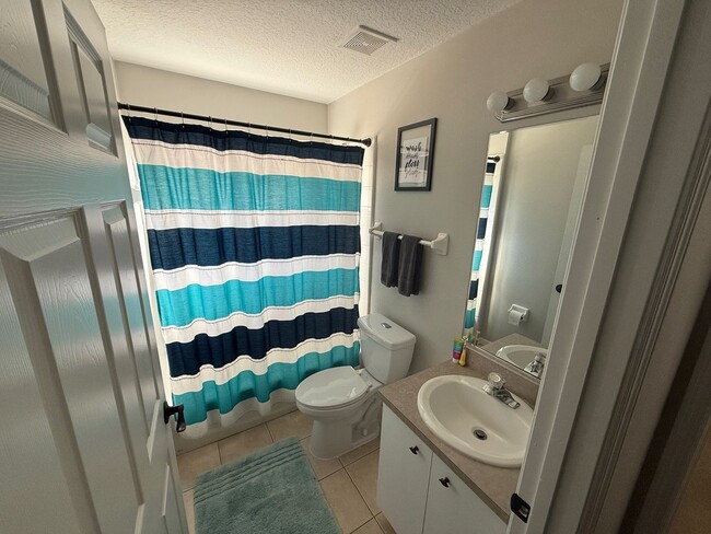 Foto del edificio - 3-Bedroom, 2-Bathroom Home in Waters Edge