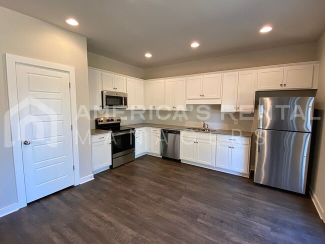 Building Photo - 567 Andrew Dr