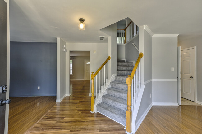 Building Photo - 3563 Willow Tree Trce