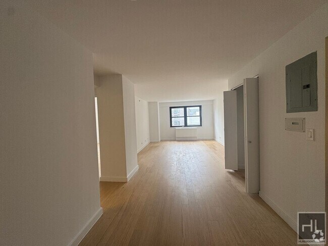 Building Photo - East 39th Street