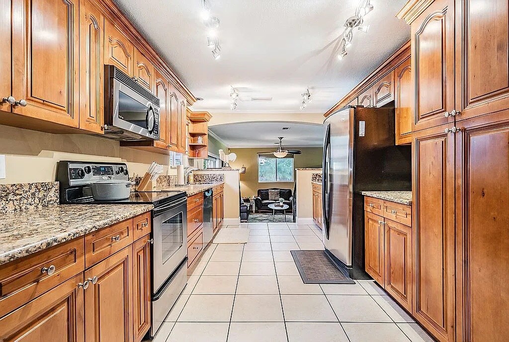 3323 W Walnut St, Tampa, FL 33607 House for Rent in Tampa, FL