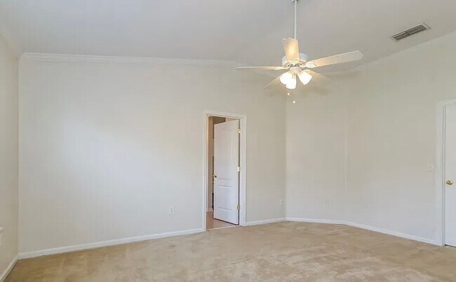 Foto del edificio - 2732 Woodsdale Dr