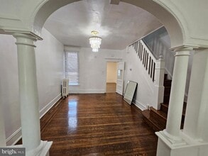 Building Photo - 745 E Tioga St