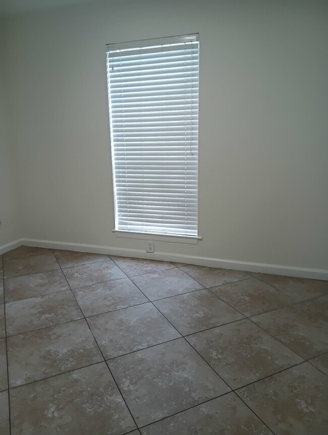 Building Photo - 4927 Tealgate Dr