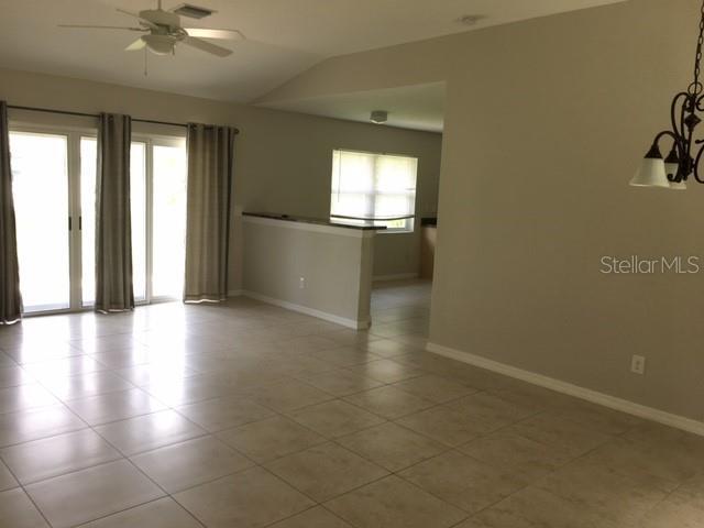 Foto del edificio - 641 Constance Rd
