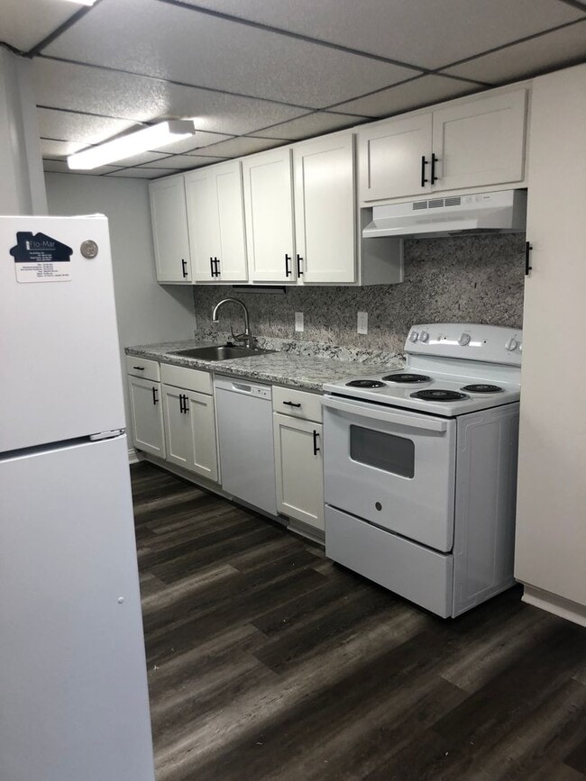 Interior Photo - 206 N. Normal