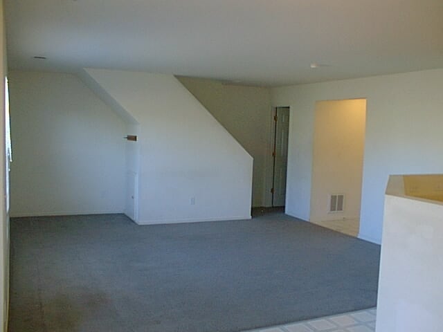 Building Photo - Spacious Two Story Home