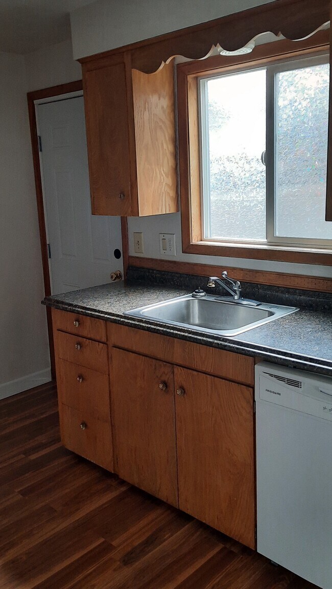 Foto del edificio - 772 Cottage St NE