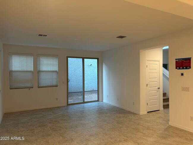 Foto del edificio - 9938 W Piccadilly Rd