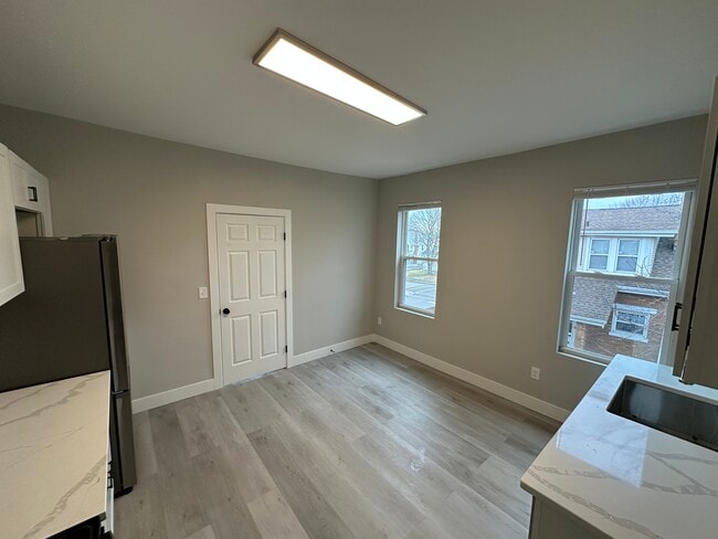 Foto del edificio - 2513 Shanmoor Ave