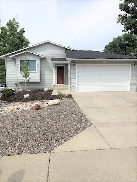 Primary Photo - 1724 Lake Elmo Dr