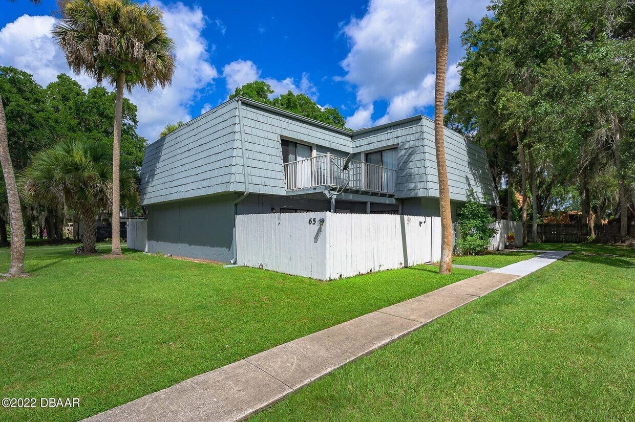 Foto principal - 65 Springwood Sq