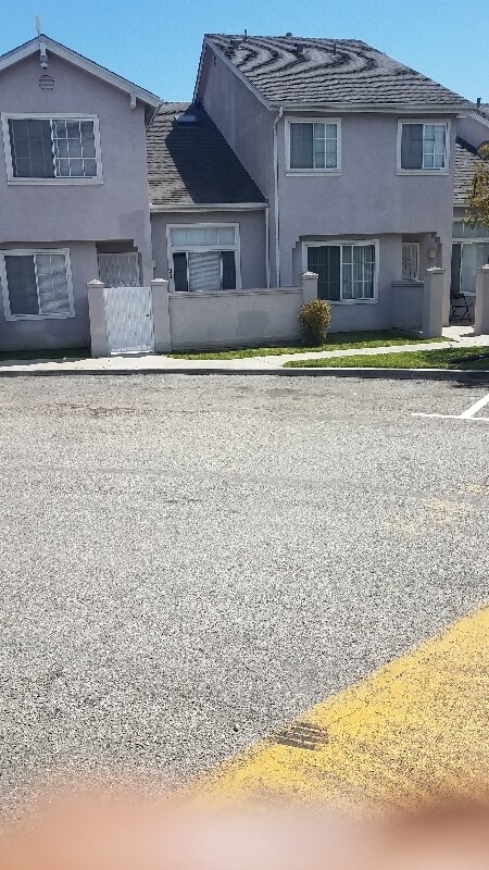 Foto principal - 820 W Compton Blvd