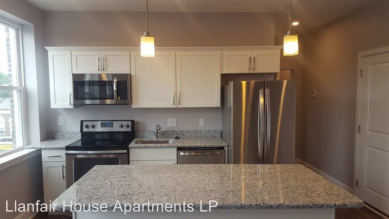 Foto principal - 830 Lancaster Ave