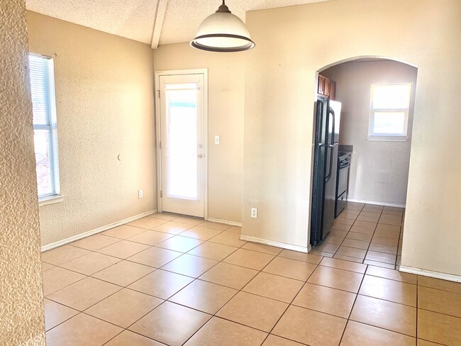 Foto del edificio - 7504 Howard St