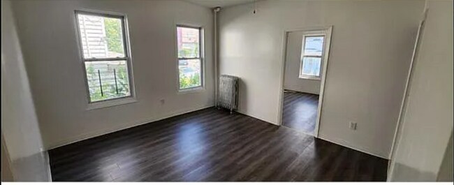Building Photo - 203 N 9th Ave