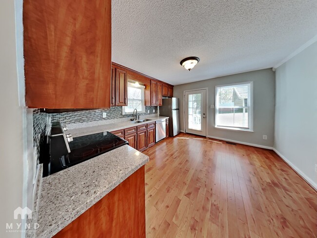Foto del edificio - 613 Jordan Ridge Ln