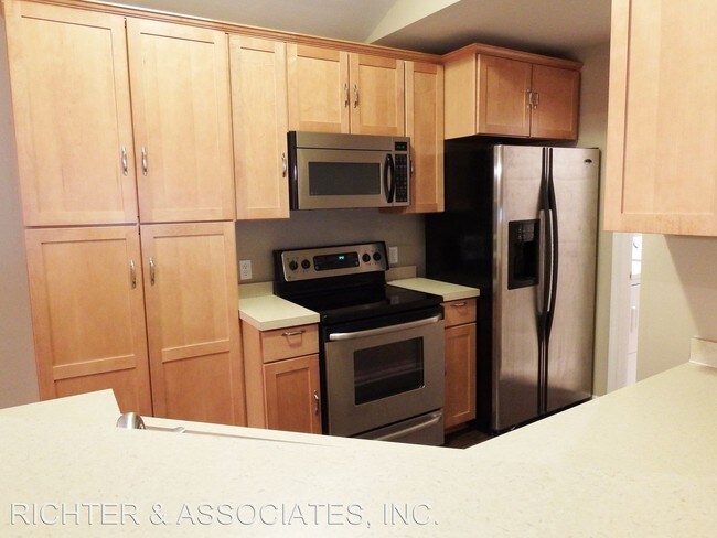 Building Photo - 2 br, 2 bath House - 512 OLDE ENGLISH CIRCLE