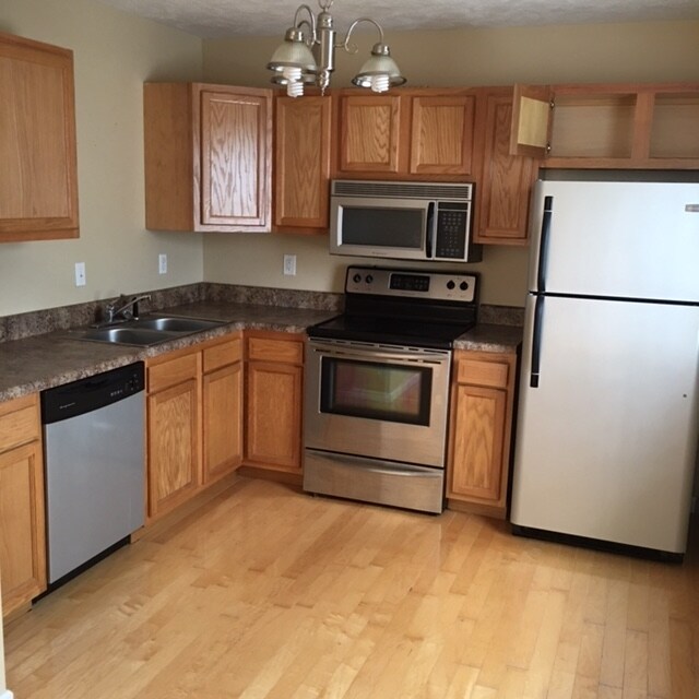 Building Photo - 131 Restwood Pl