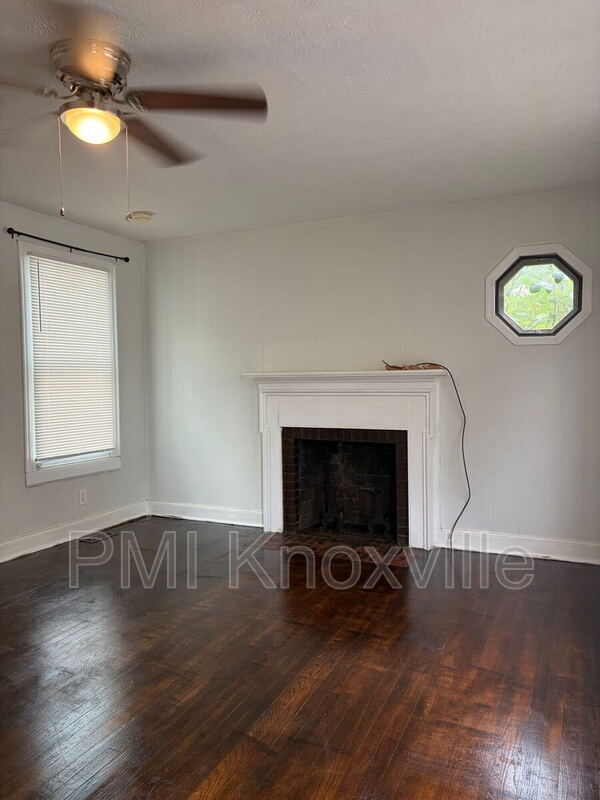 Foto del edificio - 4032 Walker Blvd