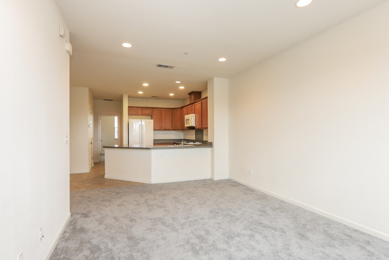 Foto principal - 131 Burbank St