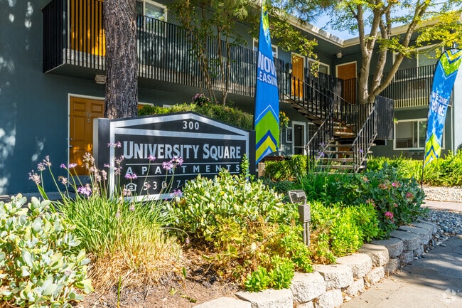 Building Photo - University Square Apartments