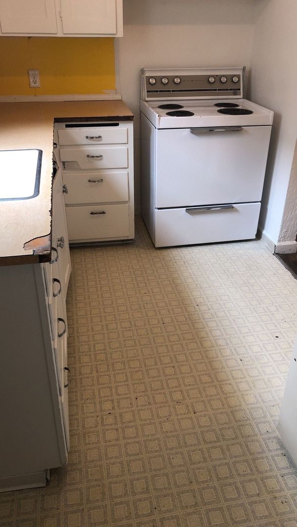 Building Photo - 813-815-817 NE A Street