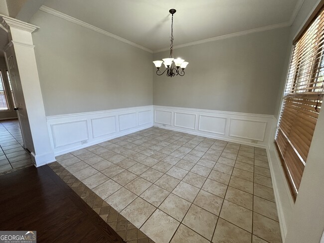 Building Photo - 214 Farm Manor Ct