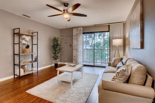 Foto del edificio - 5980 Dandridge Ln