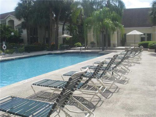 Foto principal - 550 S Park Rd
