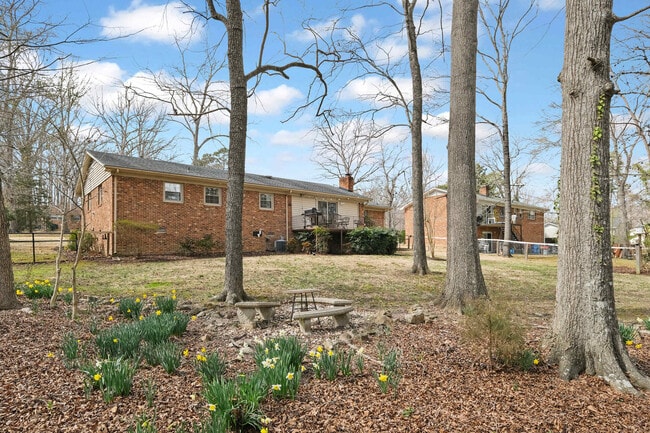 Building Photo - 5110 Pine Trail Dr
