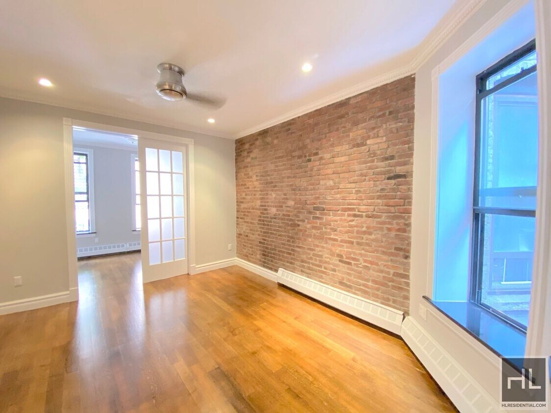 Foto principal - E 28TH ST.