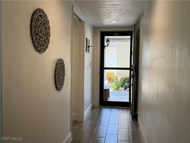 Foto del edificio - 5665 Trailwinds Dr