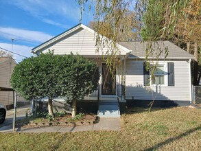 Building Photo - 1625 Mansfield St