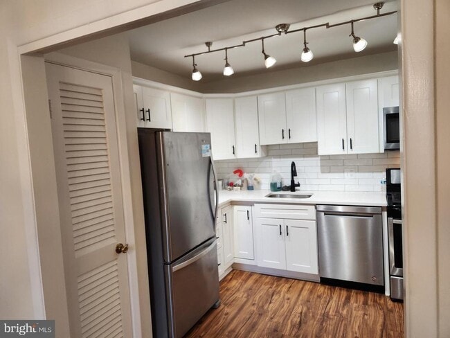 Building Photo - 14630 Bauer Dr