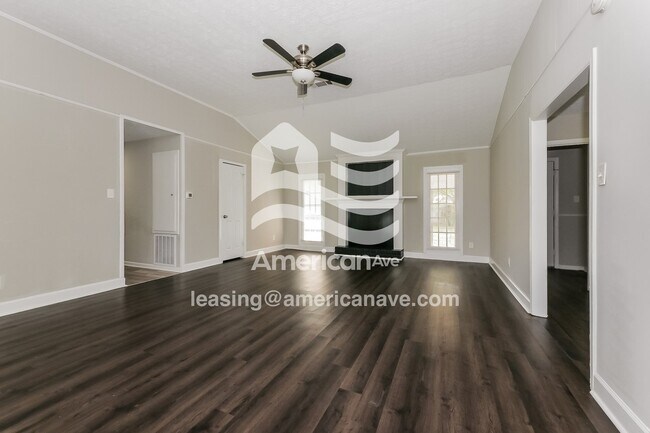 Building Photo - 402 Tumbleweed Cir