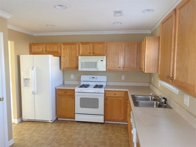 Foto del edificio - 4015 Shadow Pines Cir