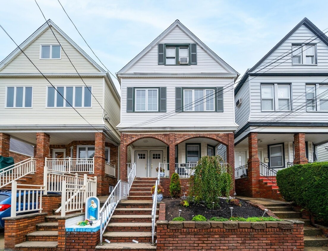 101 Lexington Ave Unit 2, Bayonne, NJ 07002 Condo for Rent in Bayonne