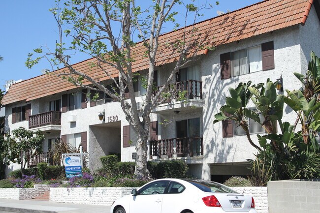 Foto del edificio - 1530 Purdue Ave