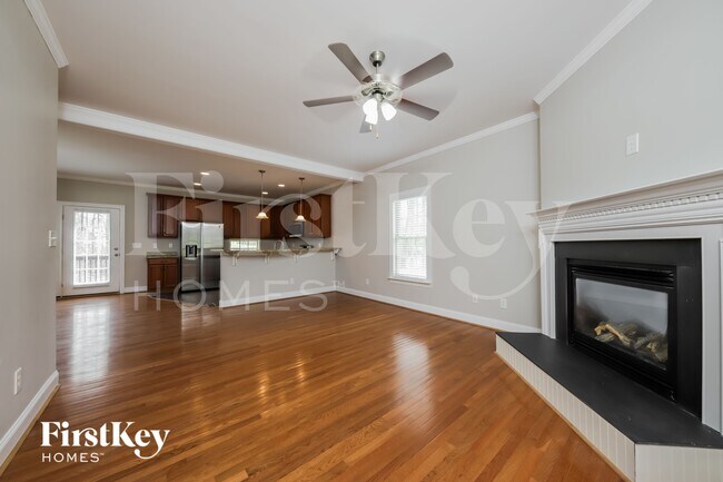 Foto del edificio - 7092 Orchard Path Dr