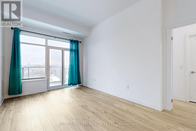 Photo du bâtiment - 3220-3220 Sheppard Ave E