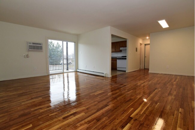 Colonial Gardens Apartments - Avenel, NJ | Apartments.com