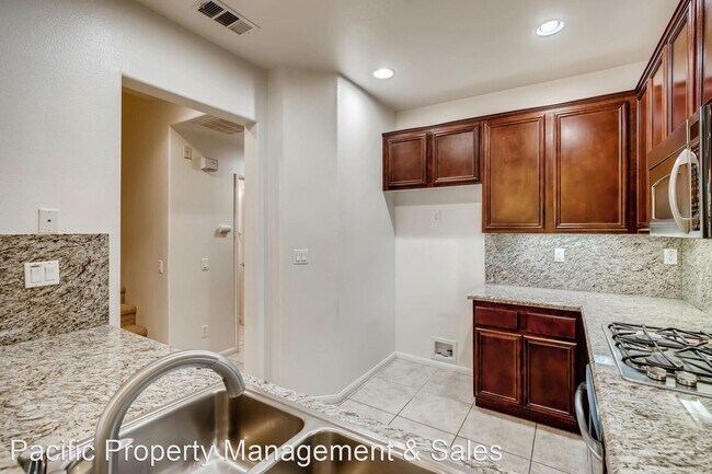 Foto del edificio - 3 br, 2.5 bath House - 29001 Frankfort Ln