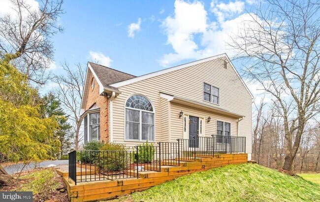 Foto del edificio - 12925 Wheatland Rd