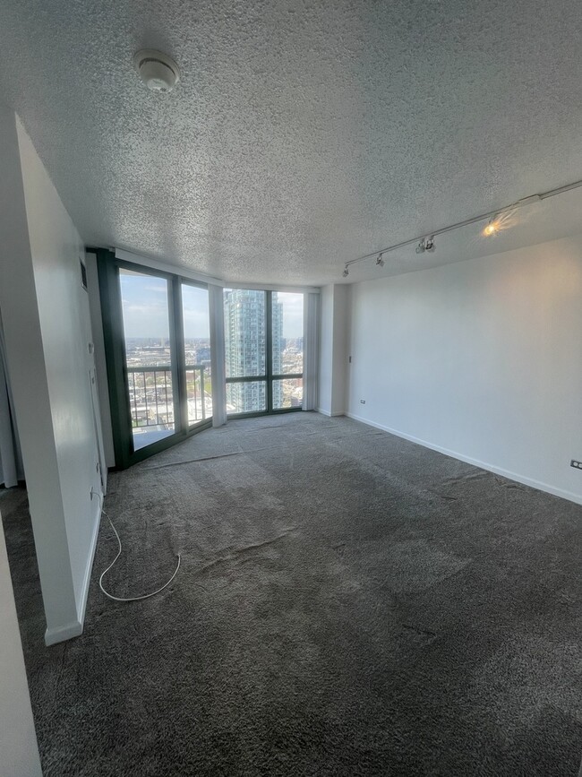 Foto del edificio - 111 W Maple St