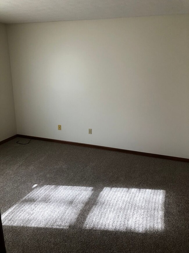 Building Photo - 141/143 Southpark