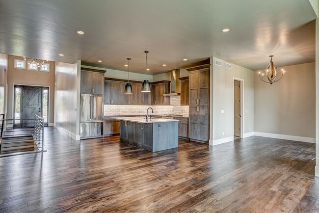 Building Photo - Gorgeous 2 Bed 2 Home in the Harmony Club ...